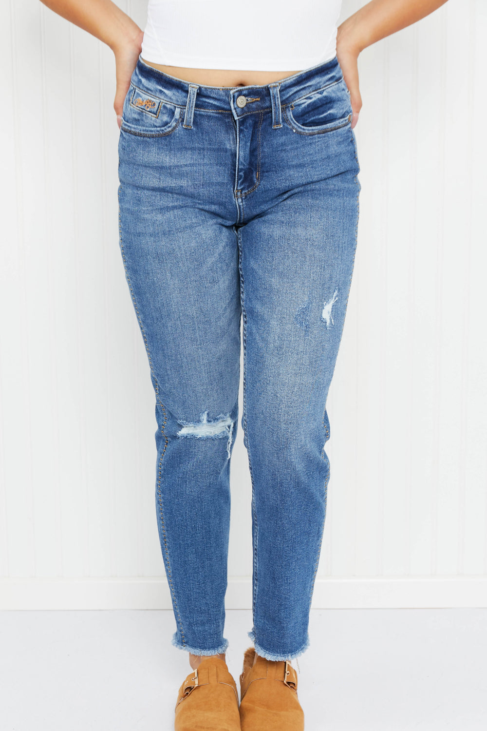 Judy Blu Cora Full Size Howdy Embroidery Boyfriend Jeans